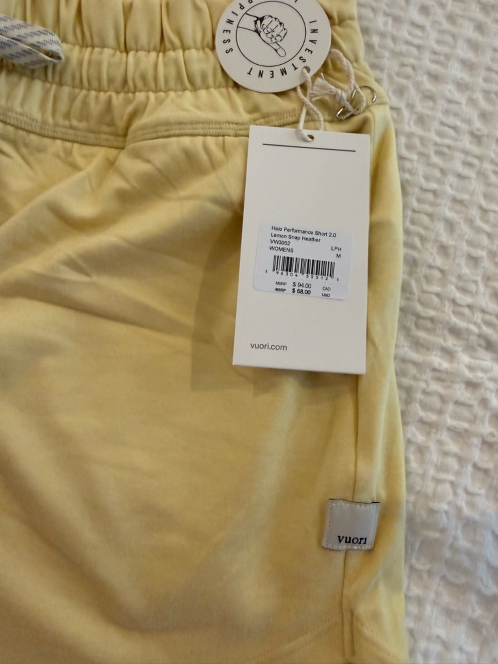 Vuori Women's Shorts in Pale Yellow Halo 2.0 medium lemon snap Heather NWT - Picture 3 of 4